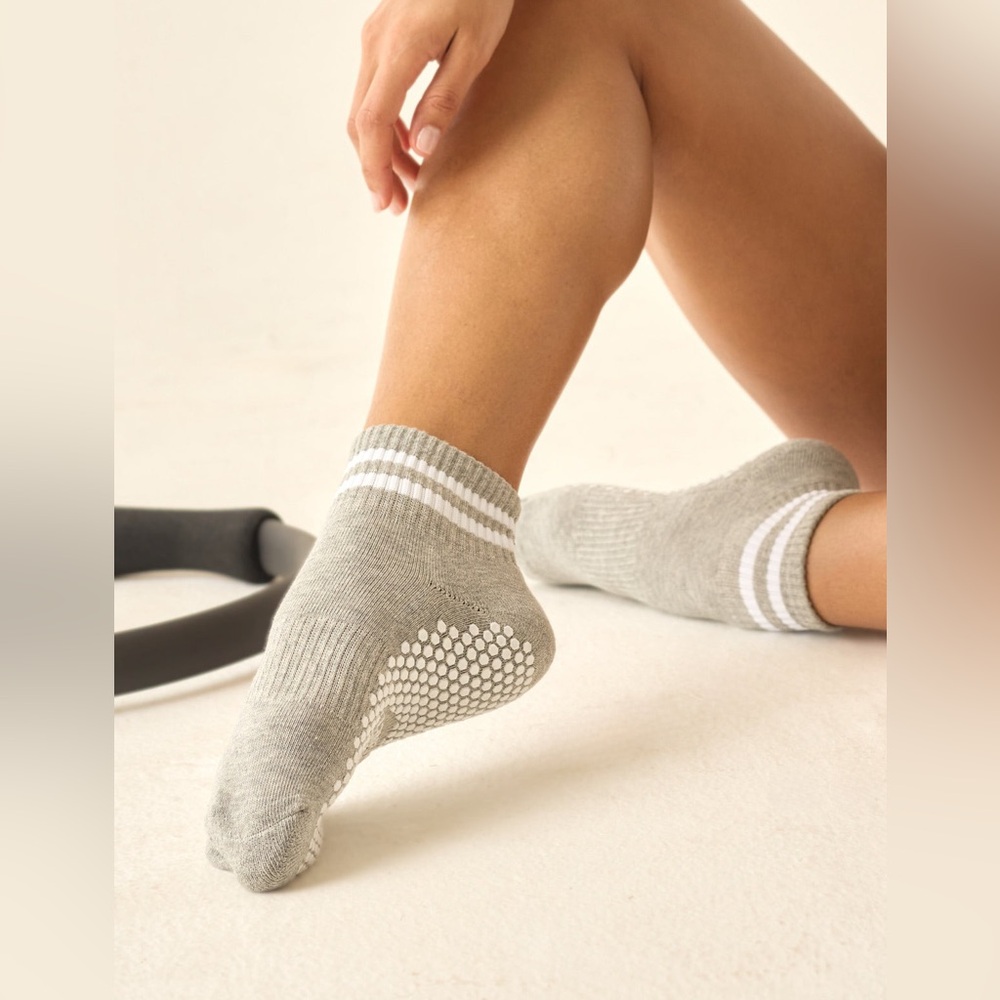 Lucky Honey Grip Socks - The Boyfriend Sock Grey - NWT